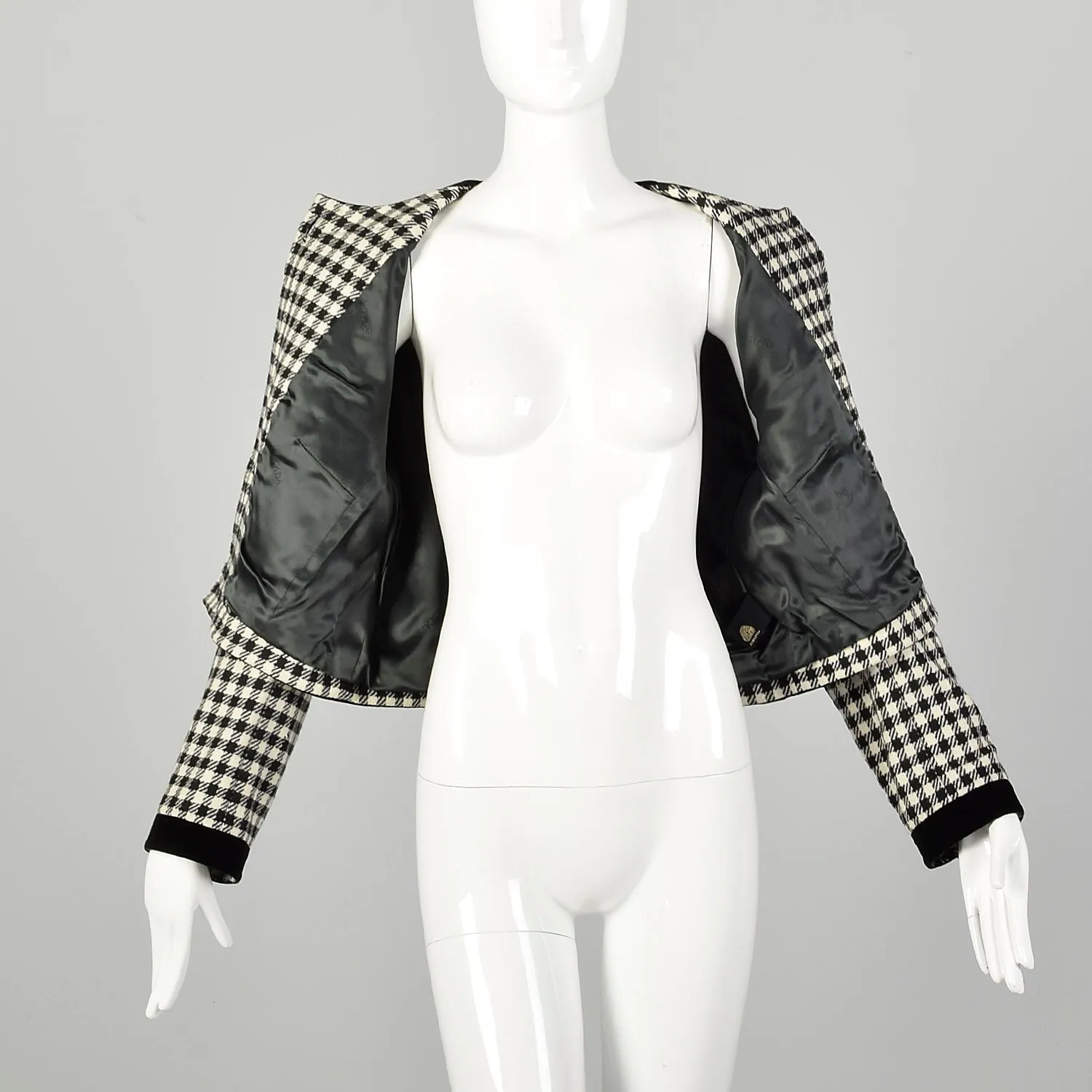 Large 1990s Escada Blazer Wool Black White Houndstooth Long Sleeve Cashmere Jacket