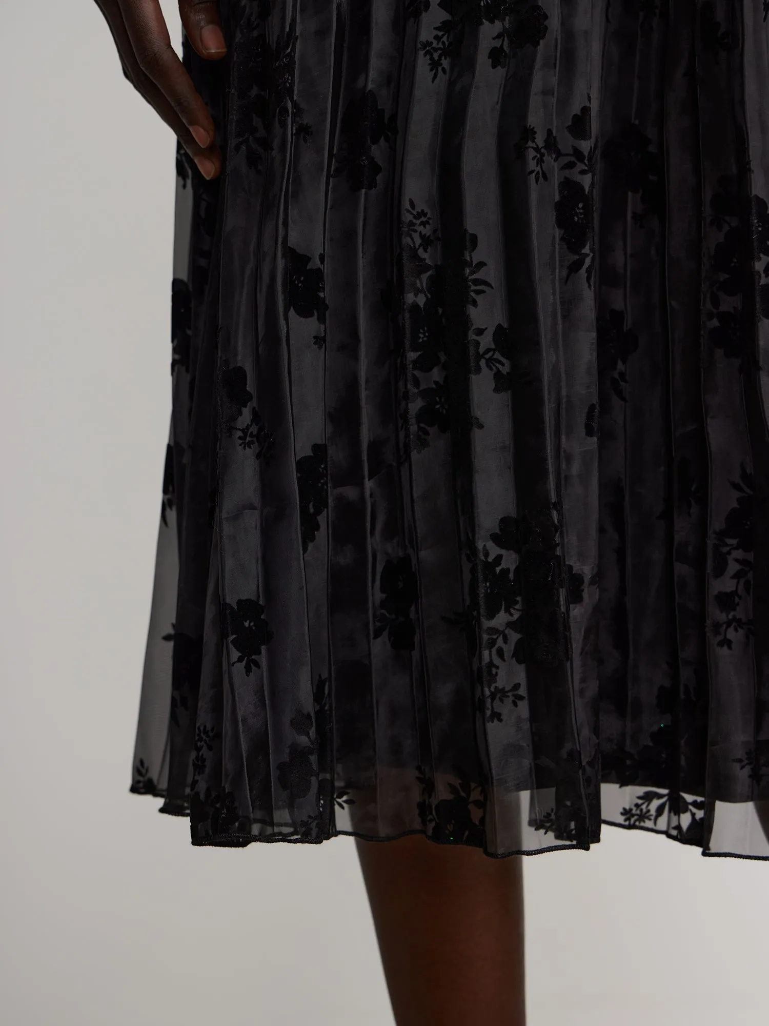 Pleated Velvet Floral Detail Skirt