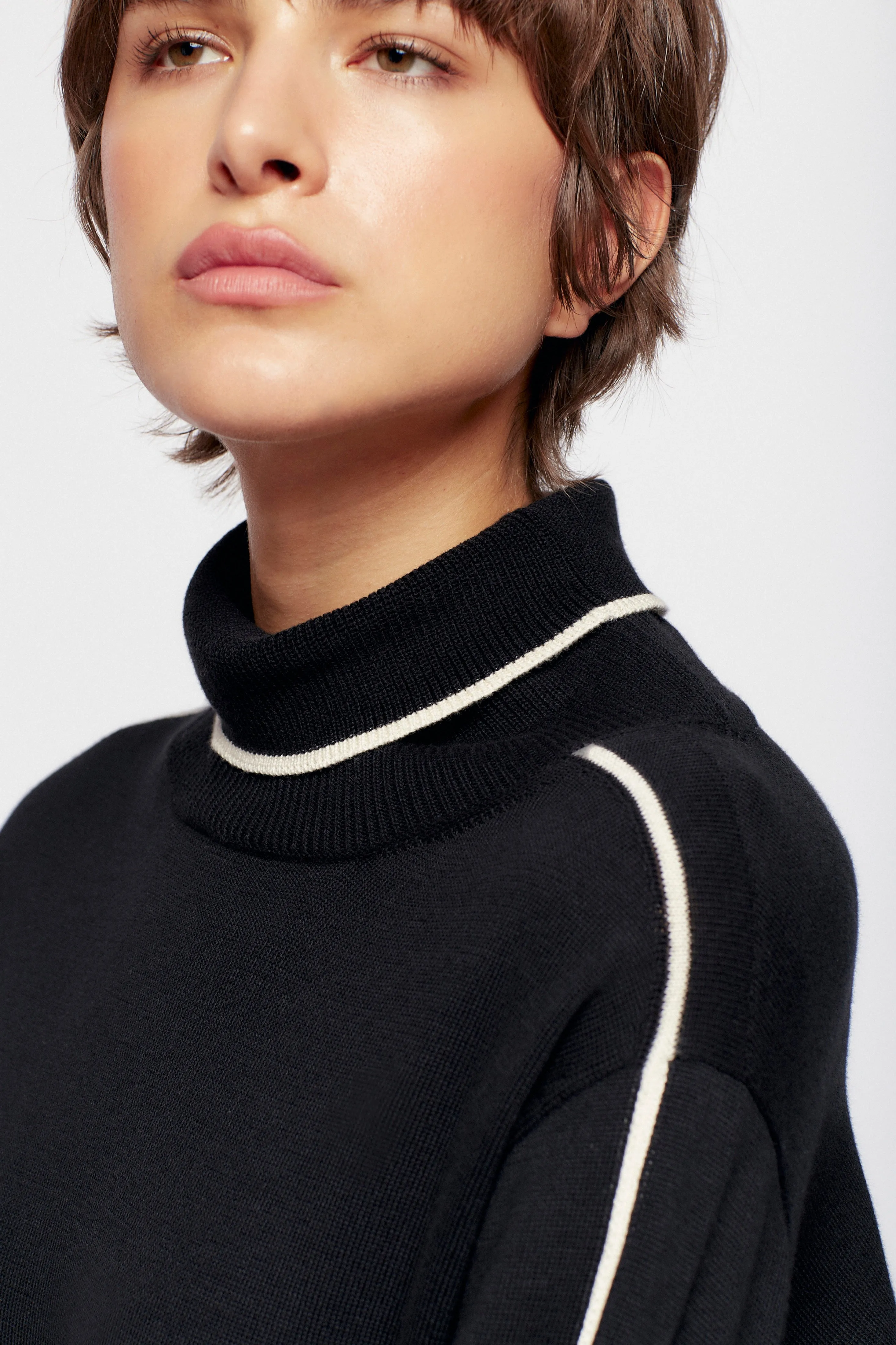 Women's Aswan Turtleneck in Black